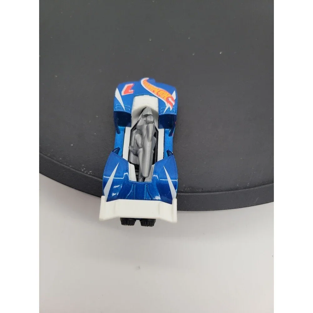2011 Hot  Wheels Imparable  #7 SCALE 1/64 Diecast Car